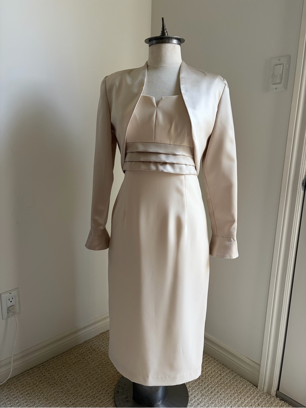 Algo Canada Champagne Satin Trim Dress & Matching Blazer Bolero Jacket Set SIZE6